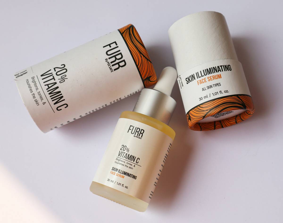 Infographic showing how zinc reduces inflammation, regulates oil, and heals acne scars